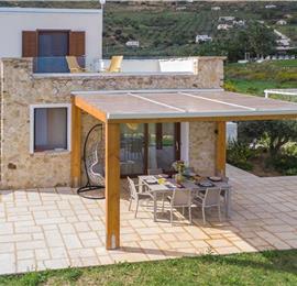 4 bedroom villa with infinity pool, Alcamo, sleeps 6-8